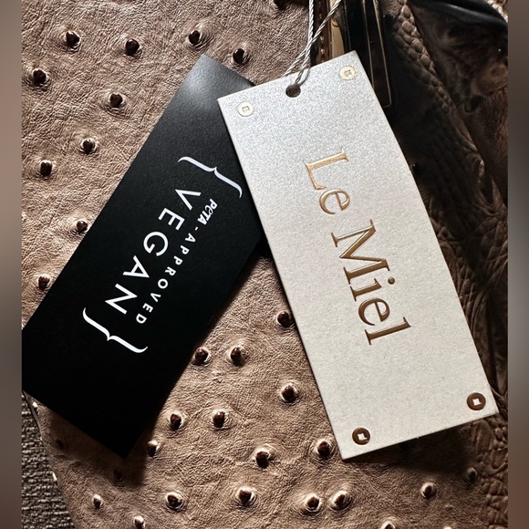 LIKES GET 10%+ OFF. 👜NWT Le Miel Purse - Picture 2 of 5